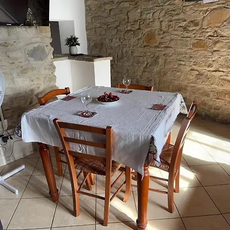 La Corte Dei Celti La Fonte アパート *